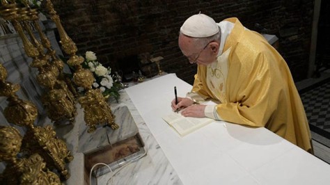 Papa assina em Loreto a Carta pós-sinodal aos jovens #PapaFrancisco #DeusEhMaior #BrunoRodrigues 01.jpg